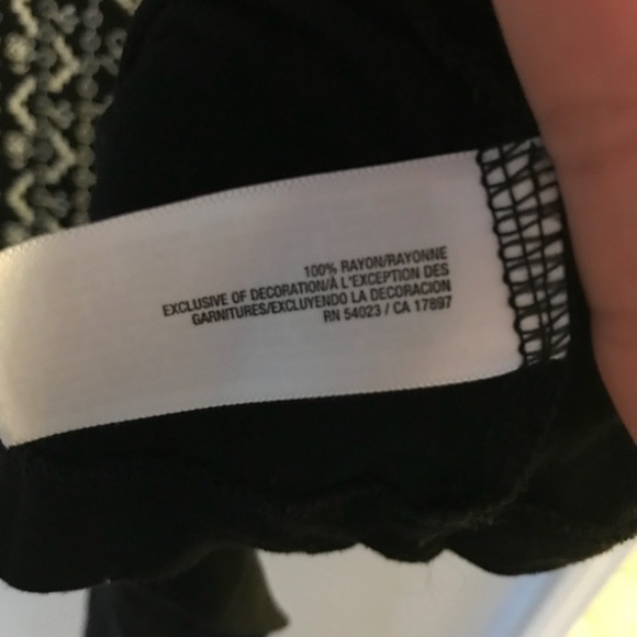 Black with Aztec pattern peasant top Old Navy - Picture 4 of 5